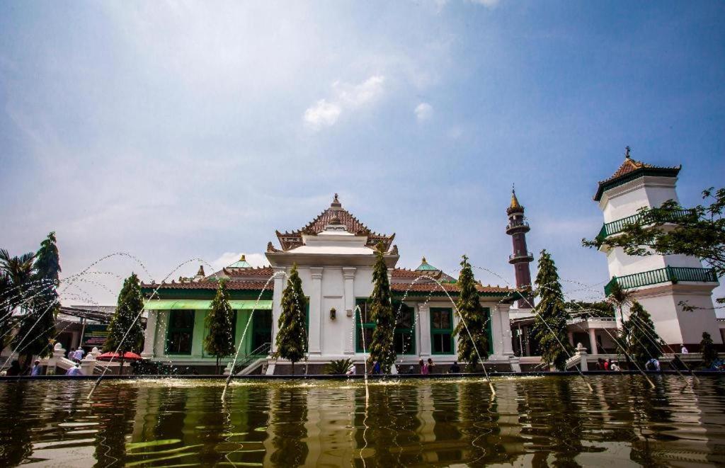 Hotel Sriwijaya 99 Palembang Eksteriør bilde